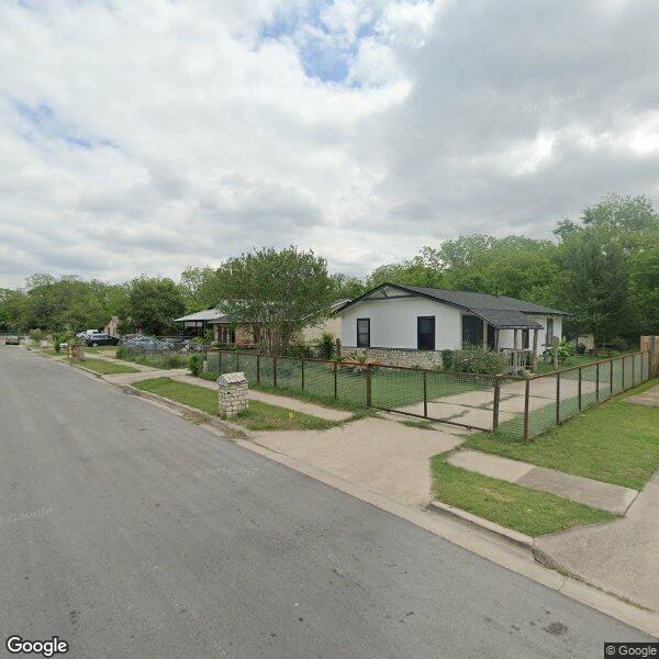 1148 Brookswood Ave