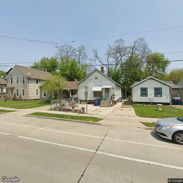 1325 Marquette St