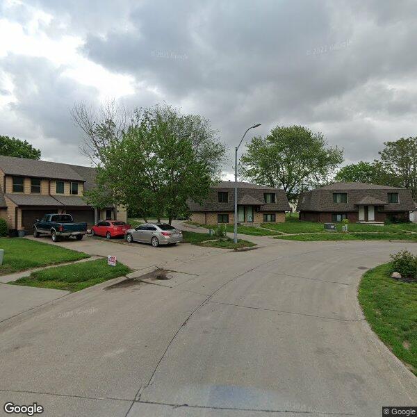 35 39 Glenview Drive