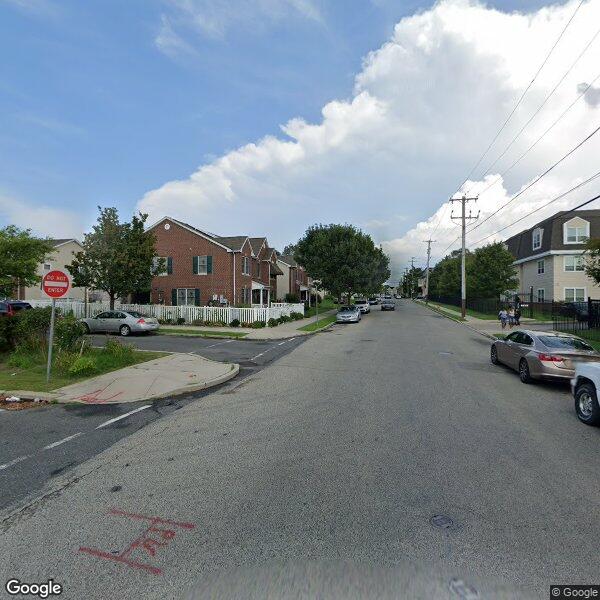 Apartment – 4460 Fairmount Ave
